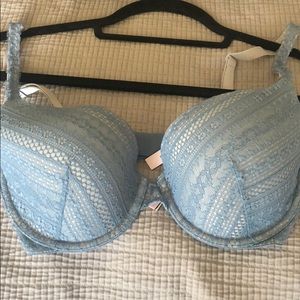 NWOT, soft lace Demi bra by VS: 32DD